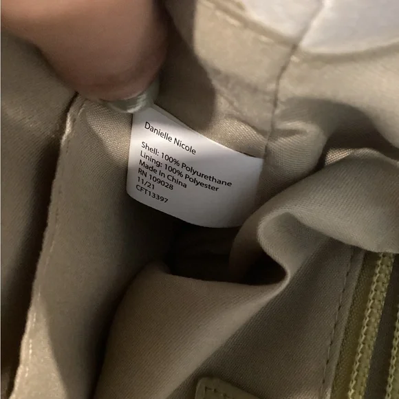 Collectible Piece Danielle Nicole‎ Cream Backpack with Gold Hardware - Picture 6 of 6